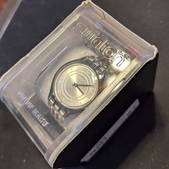 SWATCH Skin Watch - SVOM105 - Skinbar New (Open Box) - Picture 4 of 4